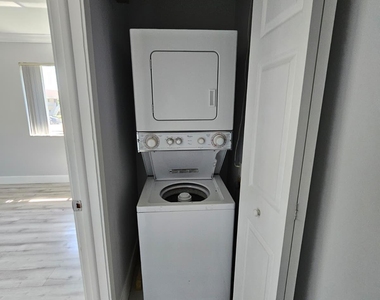 2148 Sherwood Forest Boulevard - Photo Thumbnail 31