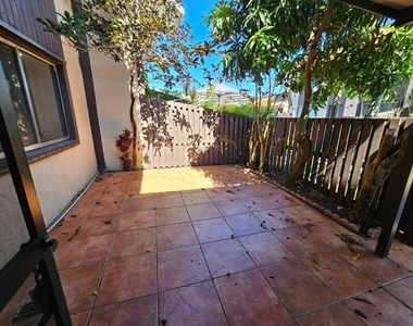 2148 Sherwood Forest Boulevard - Photo Thumbnail 3