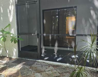 2445 Sw 18th Terrace - Photo Thumbnail 11