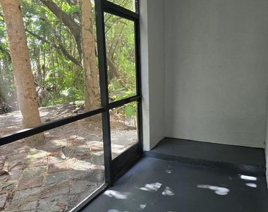 2445 Sw 18th Terrace - Photo Thumbnail 9
