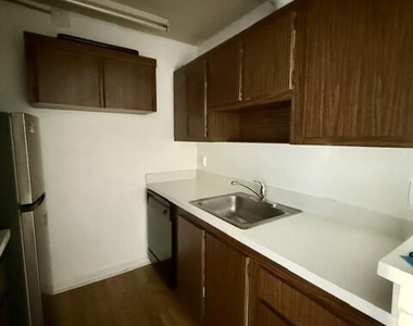 1500 N Congress Avenue - Photo Thumbnail 3