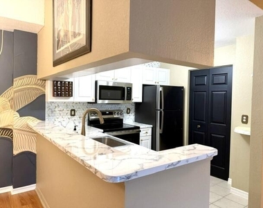 2915 Tuscany Court - Photo Thumbnail 4