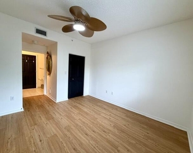 2915 Tuscany Court - Photo Thumbnail 18