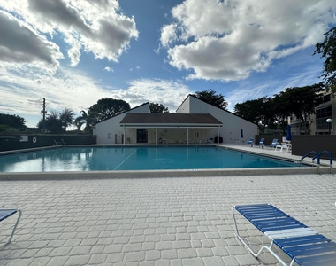3138 Via Poinciana - Photo Thumbnail 17