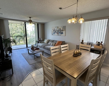 3138 Via Poinciana - Photo Thumbnail 2