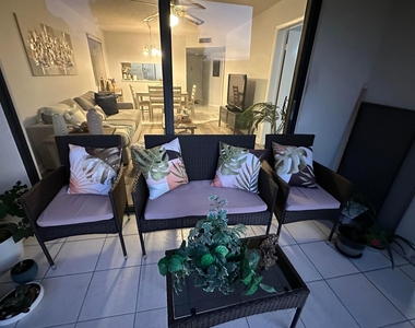 3138 Via Poinciana - Photo Thumbnail 11