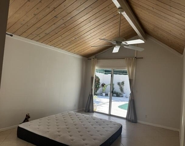 112 E Coral Fish Lane - Photo Thumbnail 29