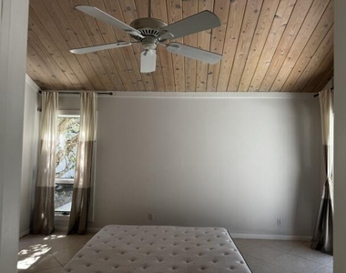 112 E Coral Fish Lane - Photo Thumbnail 17