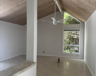 112 E Coral Fish Lane - Photo Thumbnail 6