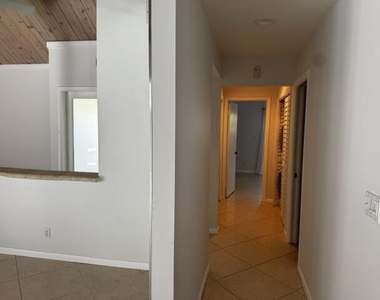 112 E Coral Fish Lane - Photo Thumbnail 3