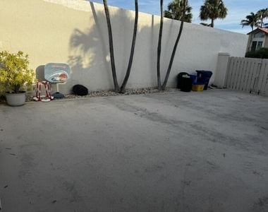 112 E Coral Fish Lane - Photo Thumbnail 47