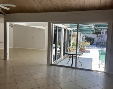 112 E Coral Fish Lane - Photo Thumbnail 2
