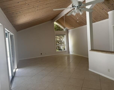 112 E Coral Fish Lane - Photo Thumbnail 4