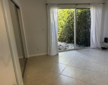 112 E Coral Fish Lane - Photo Thumbnail 11