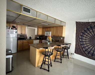 2414 Ne 11th Street - Photo Thumbnail 12