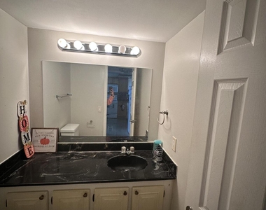 2414 Ne 11th Street - Photo Thumbnail 8