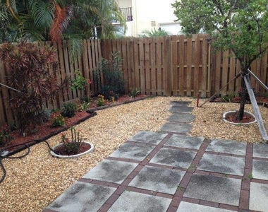 2414 Ne 11th Street - Photo Thumbnail 1