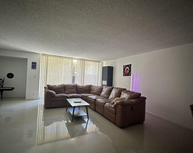 2414 Ne 11th Street - Photo Thumbnail 4