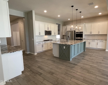 22834 E Silver Creek Lane - Photo Thumbnail 3