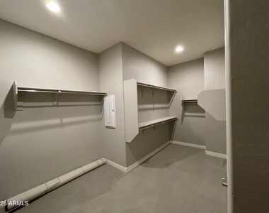 22834 E Silver Creek Lane - Photo Thumbnail 9