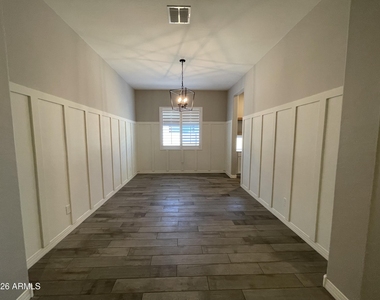 22834 E Silver Creek Lane - Photo Thumbnail 11