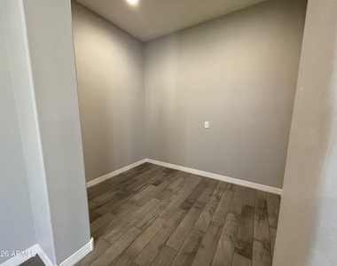 22834 E Silver Creek Lane - Photo Thumbnail 6