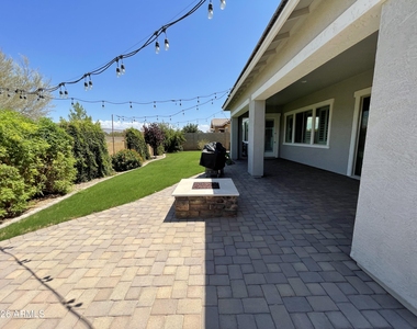 22834 E Silver Creek Lane - Photo Thumbnail 24