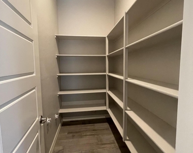22834 E Silver Creek Lane - Photo Thumbnail 12
