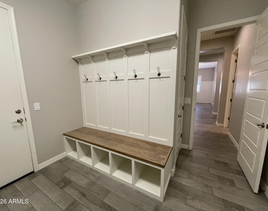 22834 E Silver Creek Lane - Photo Thumbnail 14