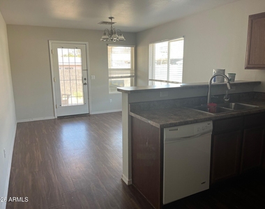 1346 E Peoria Avenue - Photo Thumbnail 6