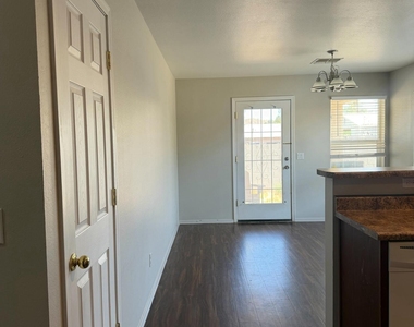 1346 E Peoria Avenue - Photo Thumbnail 2