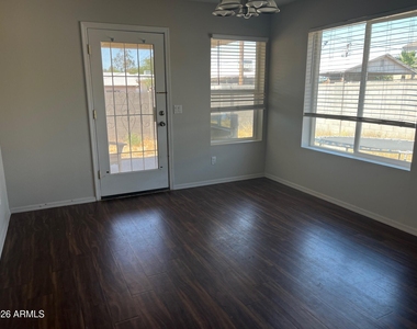 1346 E Peoria Avenue - Photo Thumbnail 7