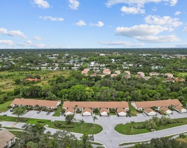 1544 Sw Silver Pine Way - Photo Thumbnail 3