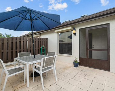 1544 Sw Silver Pine Way - Photo Thumbnail 12