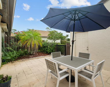 1544 Sw Silver Pine Way - Photo Thumbnail 13
