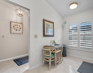 1544 Sw Silver Pine Way - Photo Thumbnail 17
