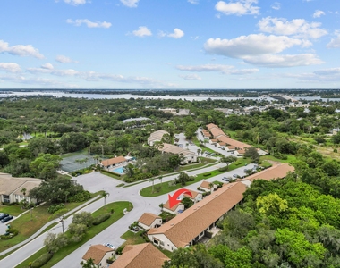 1544 Sw Silver Pine Way - Photo Thumbnail 10
