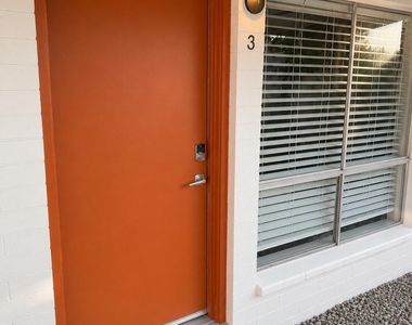 2731 E Montecito Avenue - Photo Thumbnail 6