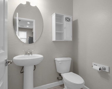 240 W Juniper Avenue - Photo Thumbnail 14