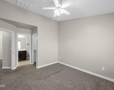 240 W Juniper Avenue - Photo Thumbnail 19