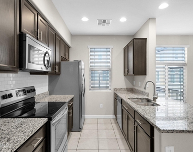 240 W Juniper Avenue - Photo Thumbnail 5