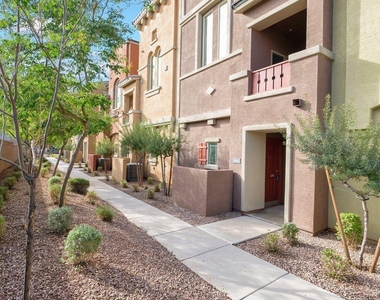 240 W Juniper Avenue - Photo Thumbnail 2