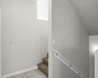 240 W Juniper Avenue - Photo Thumbnail 4