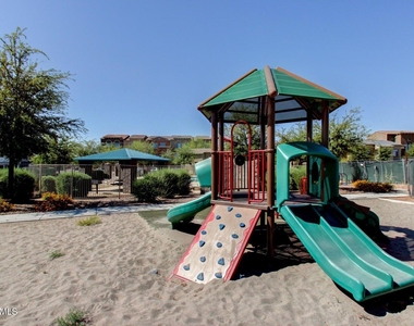 240 W Juniper Avenue - Photo Thumbnail 27