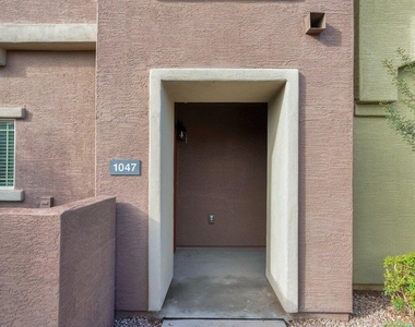 240 W Juniper Avenue - Photo Thumbnail 3
