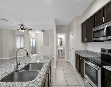 240 W Juniper Avenue - Photo Thumbnail 7