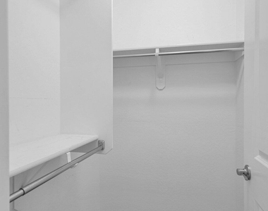 240 W Juniper Avenue - Photo Thumbnail 17