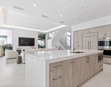 406 Ocean One Lane - Photo Thumbnail 6