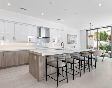 406 Ocean One Lane - Photo Thumbnail 9