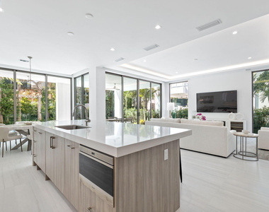 406 Ocean One Lane - Photo Thumbnail 3